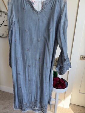 Agha Noor Grey Embroidered Cotton Net Shirt/Dupatta